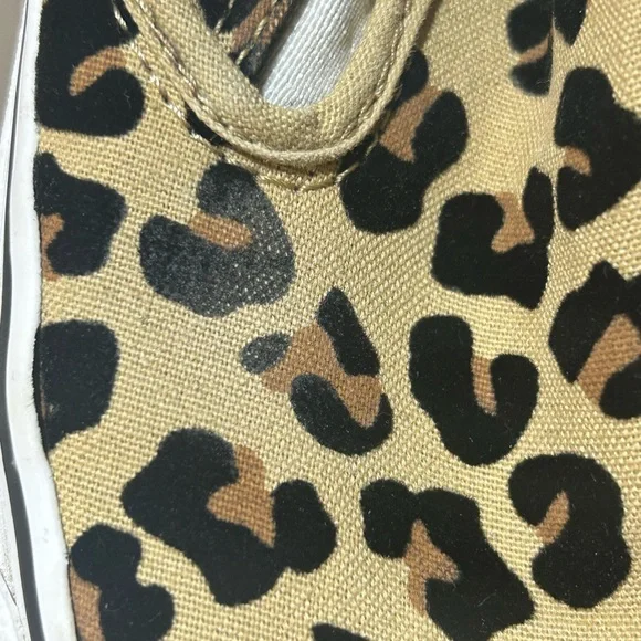 Vans women’s Leopard Print Slip-On Shoes - Picture 3 of 3